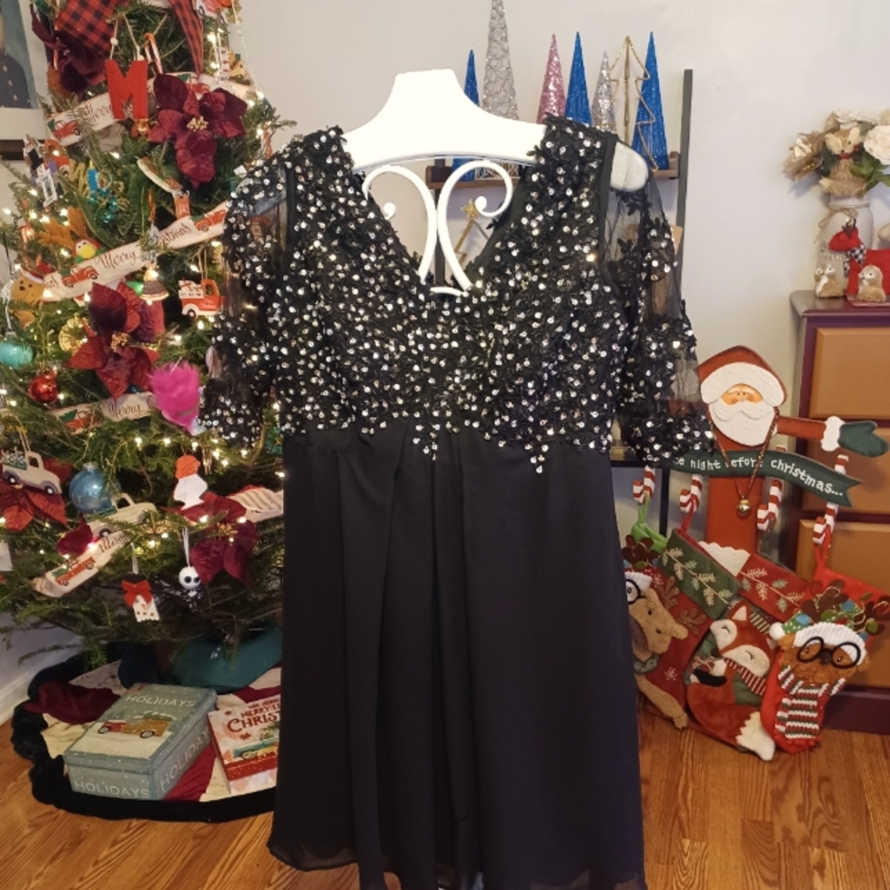 Black sequined cocktail dress size 14/16 by JJ House